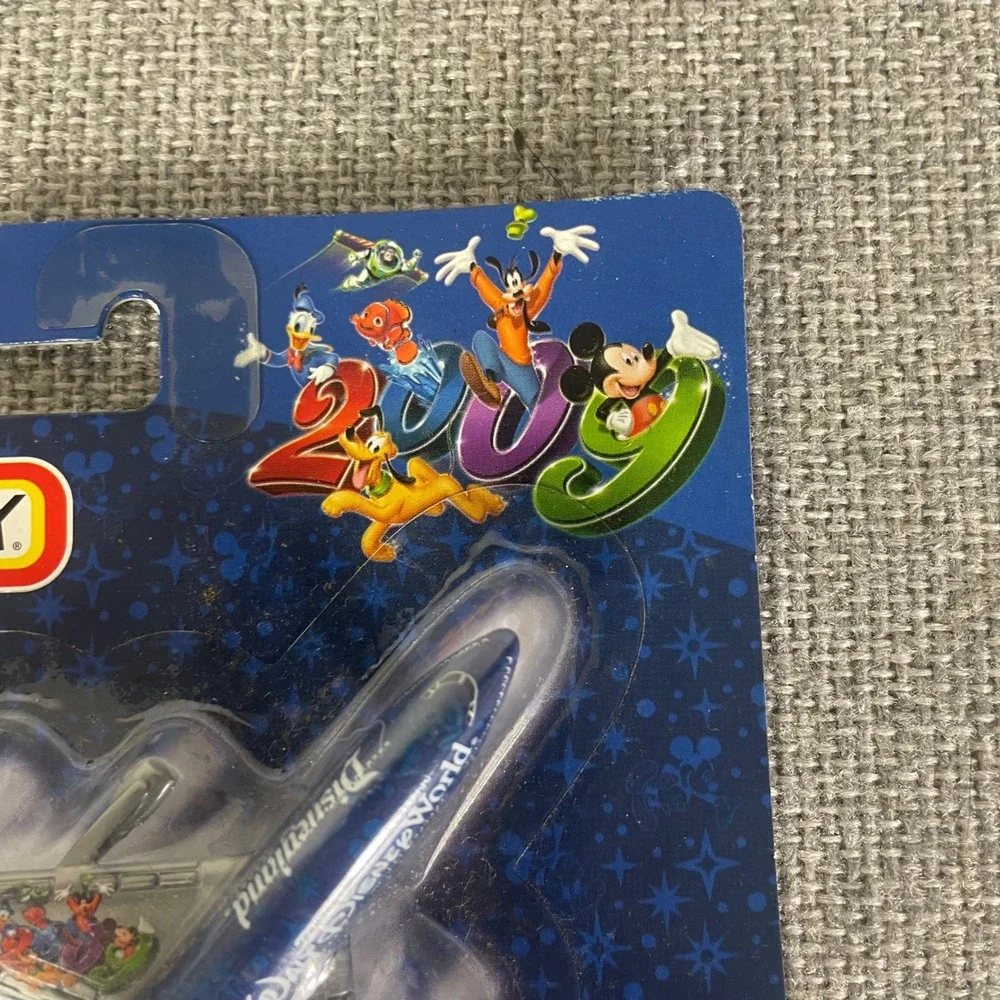 Disney Parks Matchbox Diecast Airplane Walt Disney World Disneyland 2009 Sealed